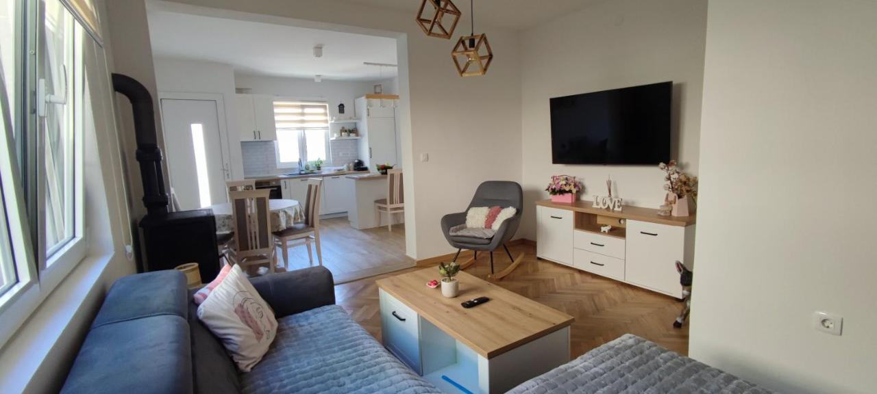 Dika Apartment Bar Eksteriør billede